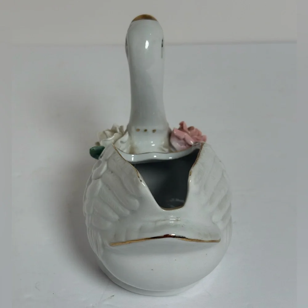 Vintage Elegant Swan Ceramic Vase with Pink Rose Accents